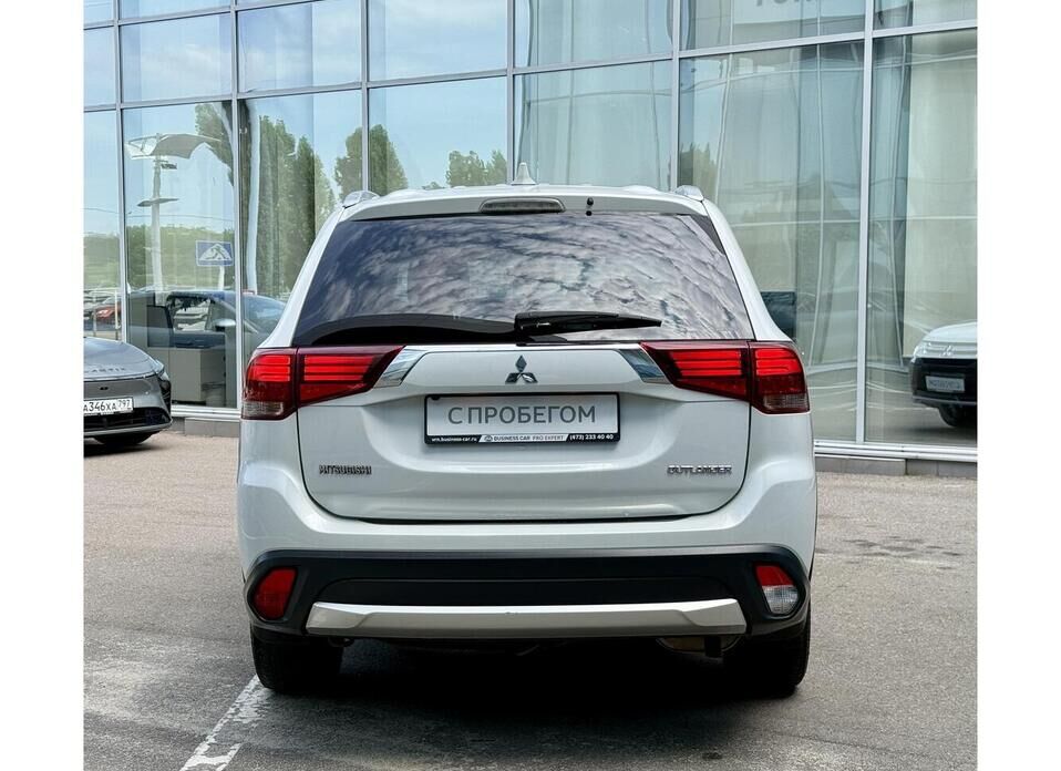 Mitsubishi Outlander, III Рестайлинг 2 2.4 CVT (167 л.с.) 4WD