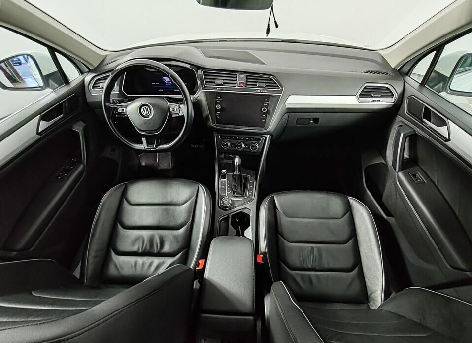 Volkswagen Tiguan, II 2.0 AMT (180 л.с.) 4WD
