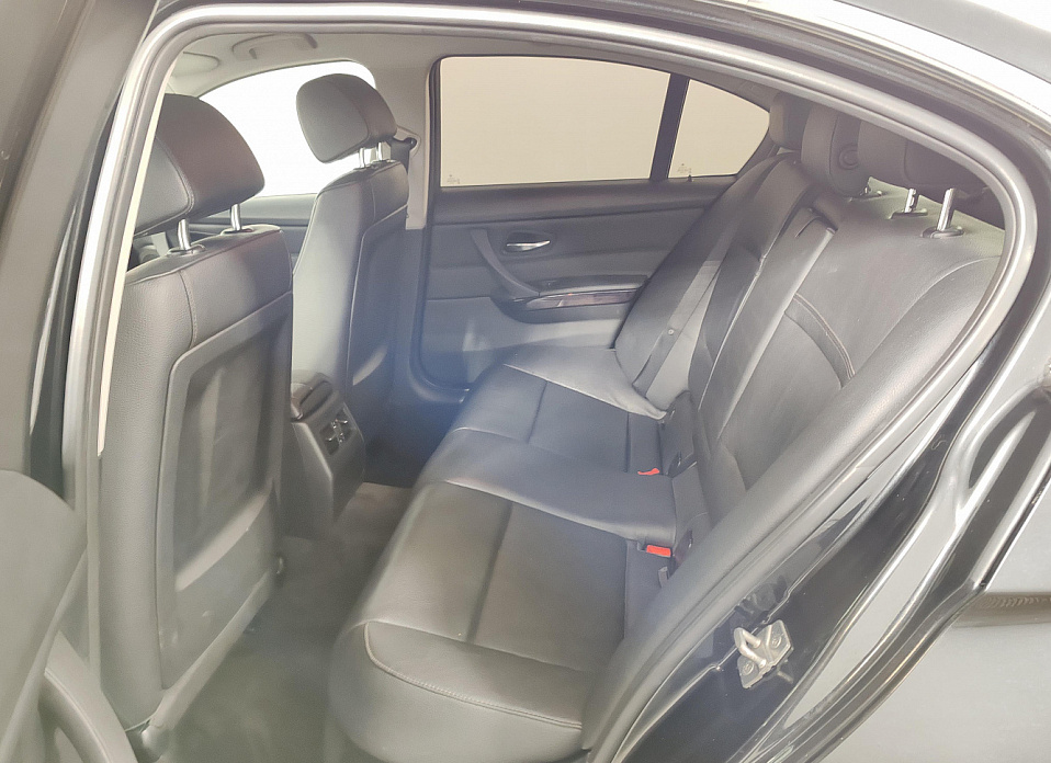 BMW 3 серии, V (E90/E91/E92/E93) Рестайлинг 320i 2.0 AT (156 л.с.)