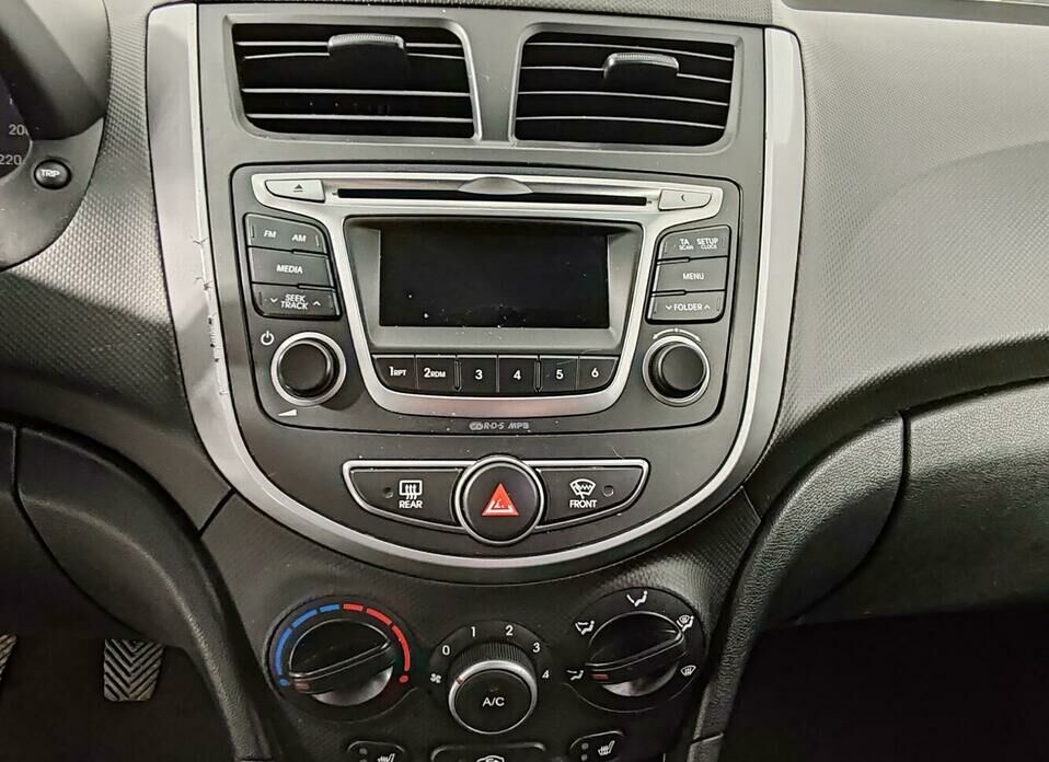 Hyundai Solaris 1.4 MT (107 л.с.)