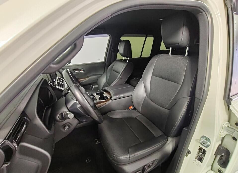 Toyota Land Cruiser, 300 Series 3.5 AT (415 л.с.) 4WD