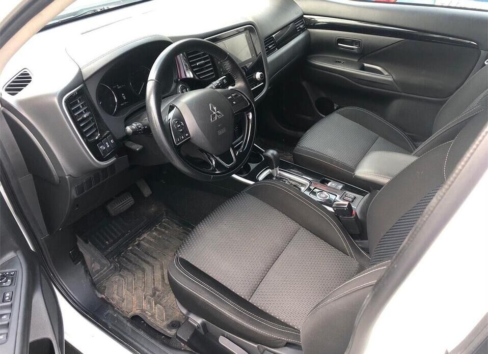 Mitsubishi Outlander 2.0 CVT (146 л.с.) 4WD