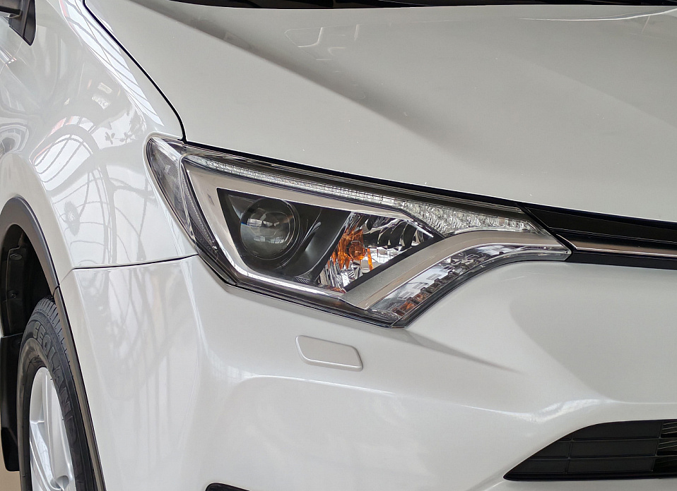 Toyota RAV4, IV (XA40) Рестайлинг 2.0 CVT (146 л.с.) 4WD