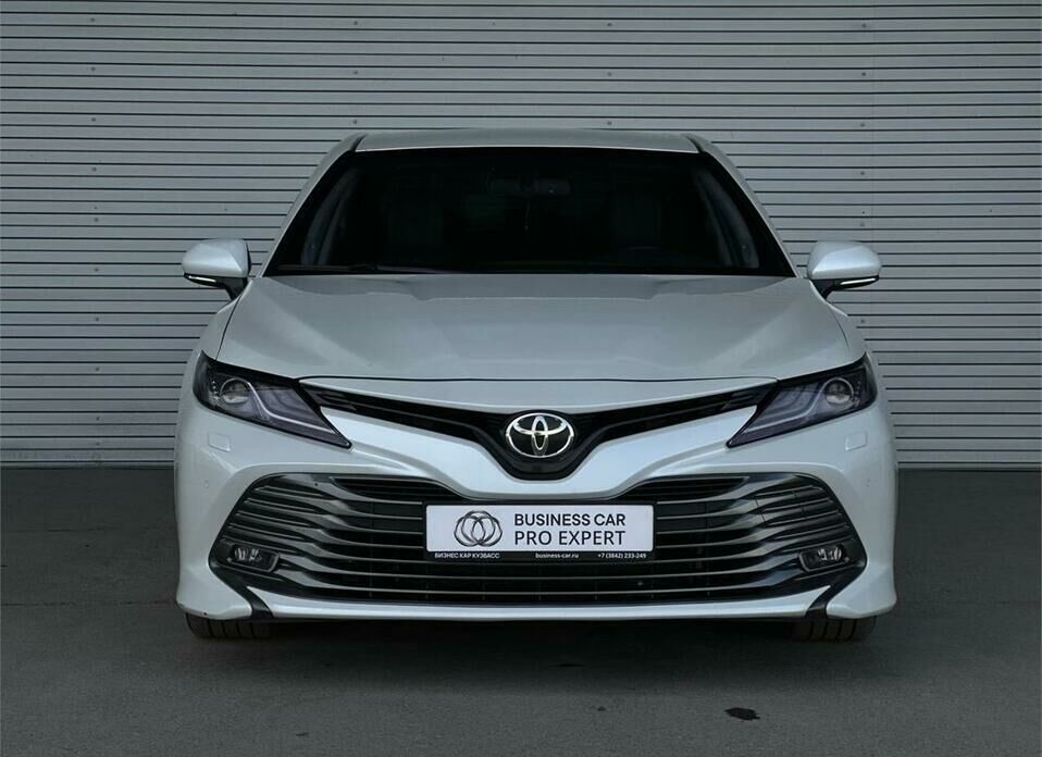 Toyota Camry 2.5 AT (181 л.с.)