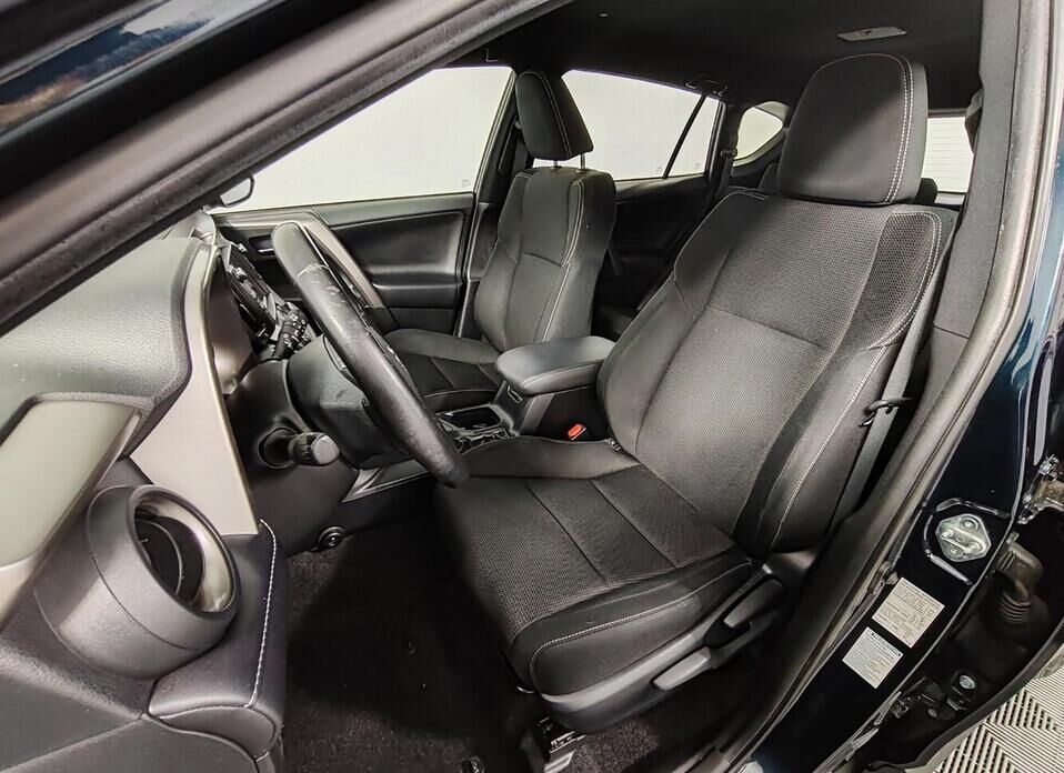 Toyota RAV4, IV (XA40) Рестайлинг 2.0 CVT (146 л.с.) 4WD