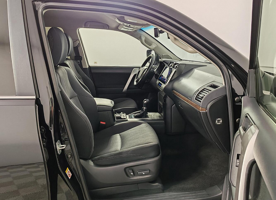 Toyota Land Cruiser Prado, 150 Series Рестайлинг 2 2.8d AT (177 л.с.) 4WD