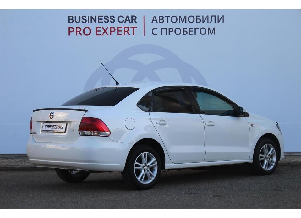 Volkswagen Polo 1.6 AT (105 л.с.)