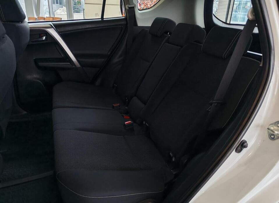 Toyota RAV4, IV (XA40) Рестайлинг 2.0 CVT (146 л.с.)