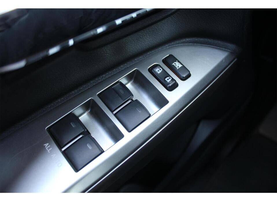 Toyota Land Cruiser, 200 Series Рестайлинг 1 4.5d AT (235 л.с.) 4WD