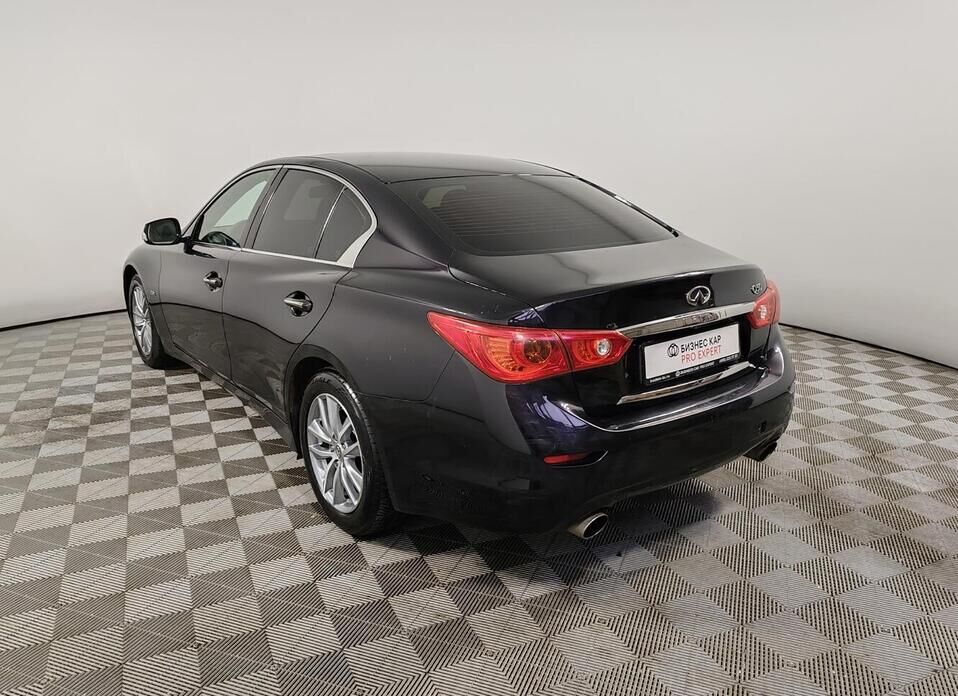 Infiniti Q50, I 2.0 AT (211 л.с.)