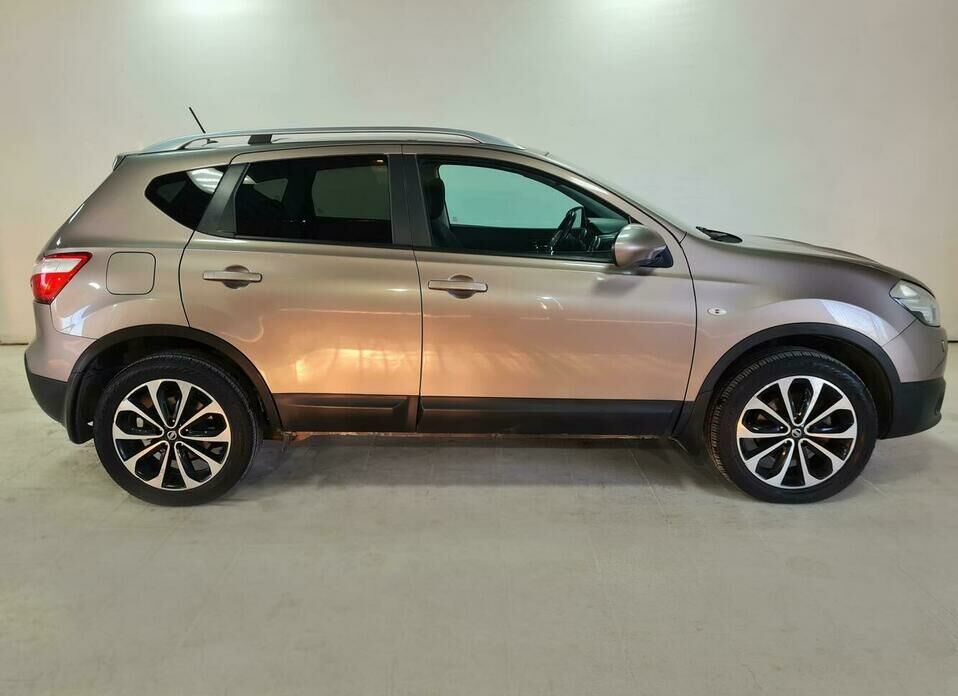 Nissan Qashqai 2.0 CVT (141 л.с.)