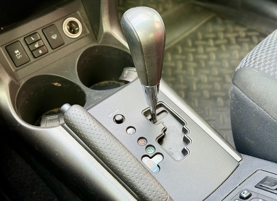 Toyota RAV4, IV (CA40) 2.0 CVT (146 л.с.) 4WD