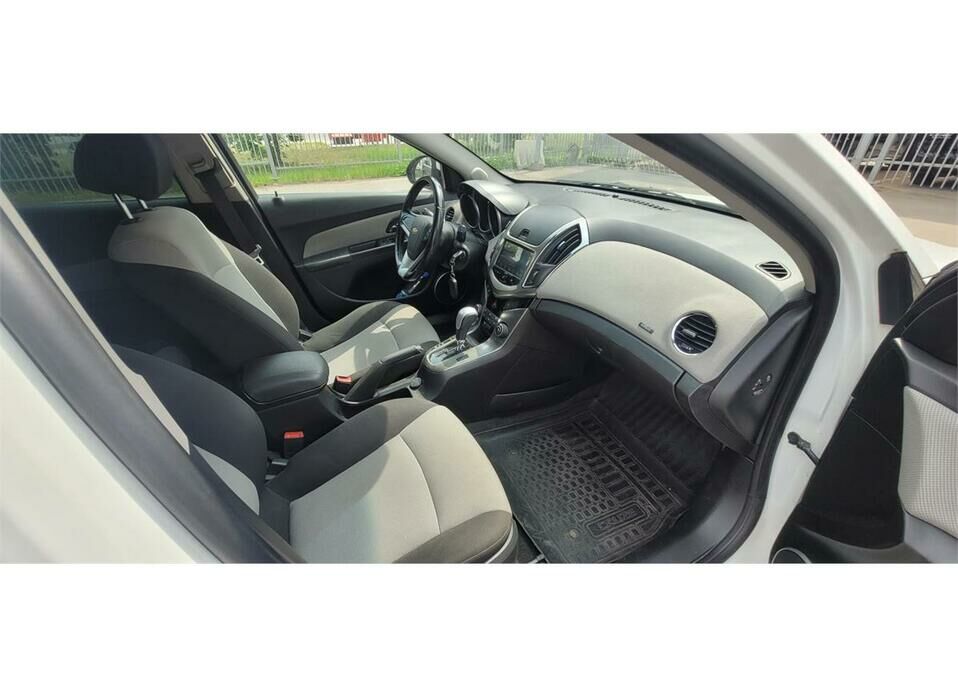 Chevrolet Cruze 1.8 AT (141 л.с.)