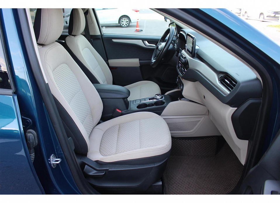 Ford Escape, III Рестайлинг 1.5 AT (182 л.с.)