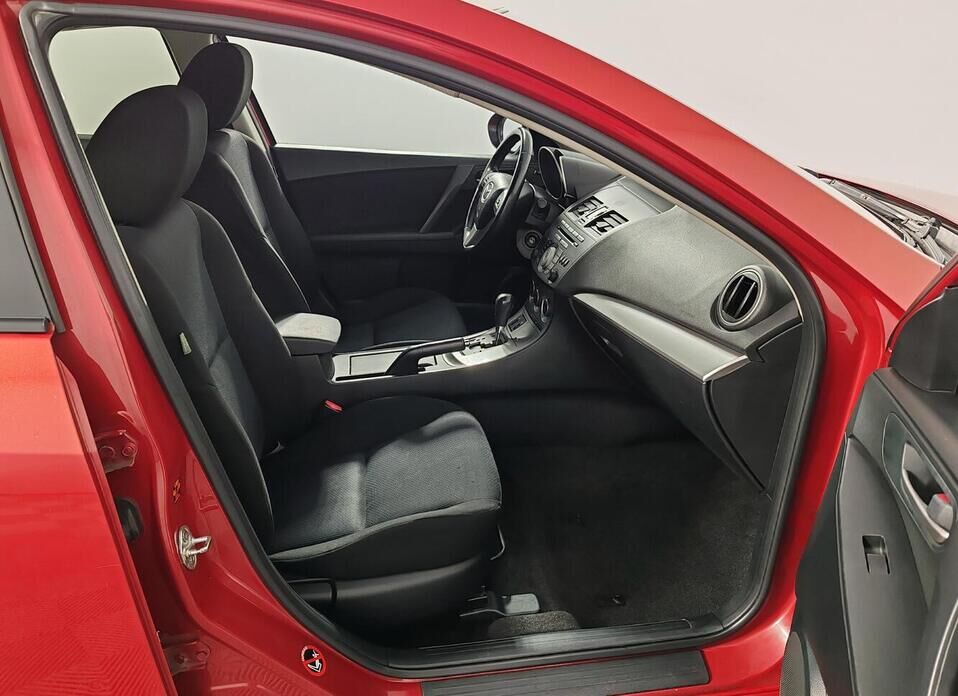 Mazda 3 1.6 AT (105 л.с.)