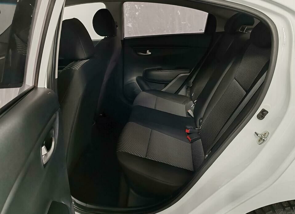 Kia Rio 1.6 AT (123 л.с.)