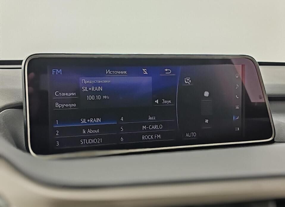 Lexus RX, IV 300 2.0 AT (238 л.с.) 4WD