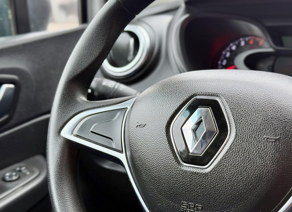 Renault Kaptur, I Рестайлинг 1.6 MT (114 л.с.)