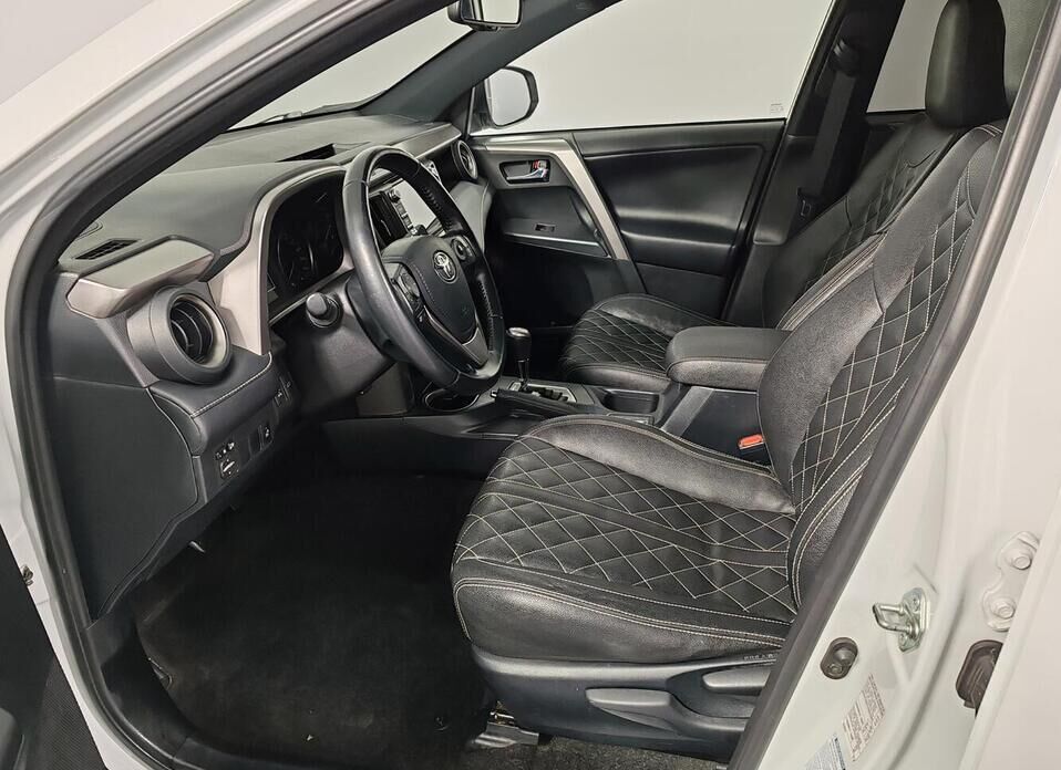 Toyota RAV4, IV (XA40) Рестайлинг 2.0 CVT (146 л.с.) 4WD