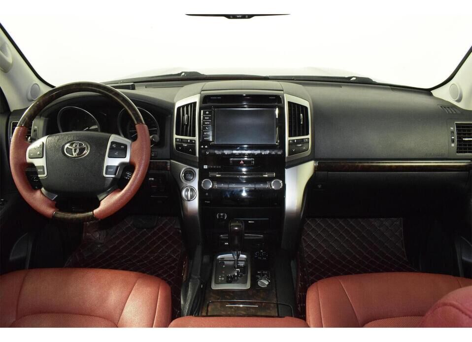 Toyota Land Cruiser, 200 Series Рестайлинг 1 4.5d AT (235 л.с.) 4WD