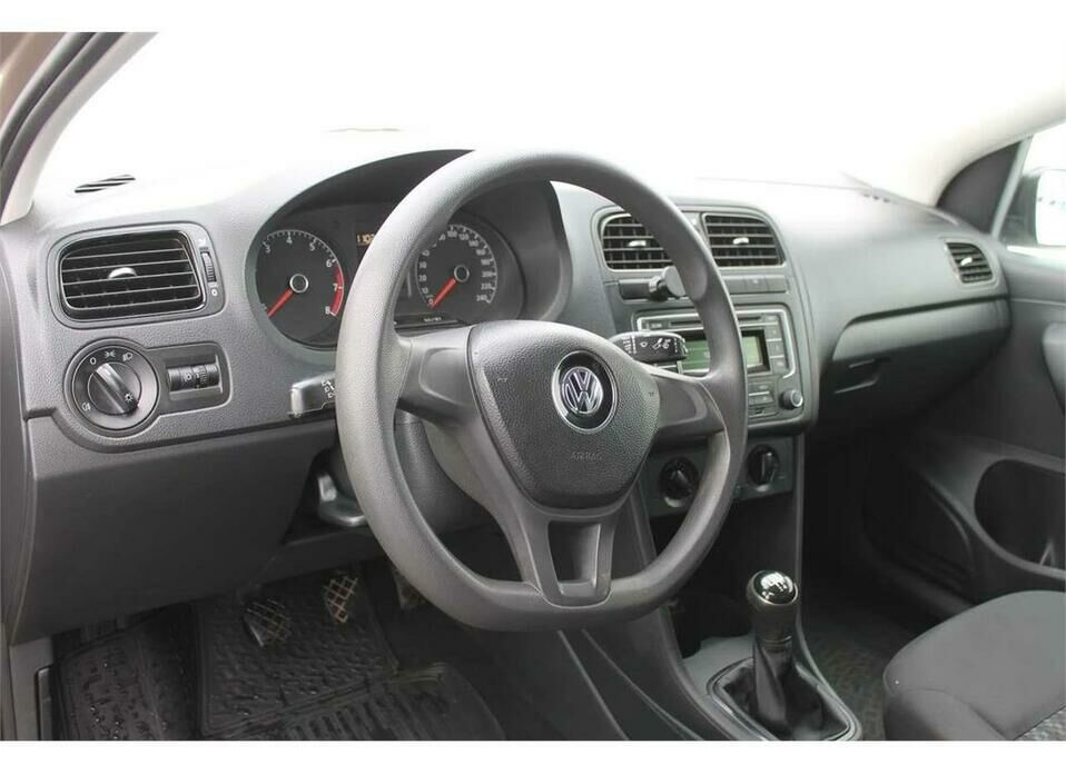 Volkswagen Polo 1.6 MT (105 л.с.)