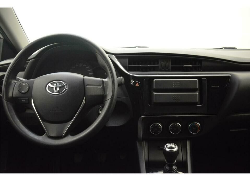 Toyota Corolla 1.6 MT (122 л.с.)