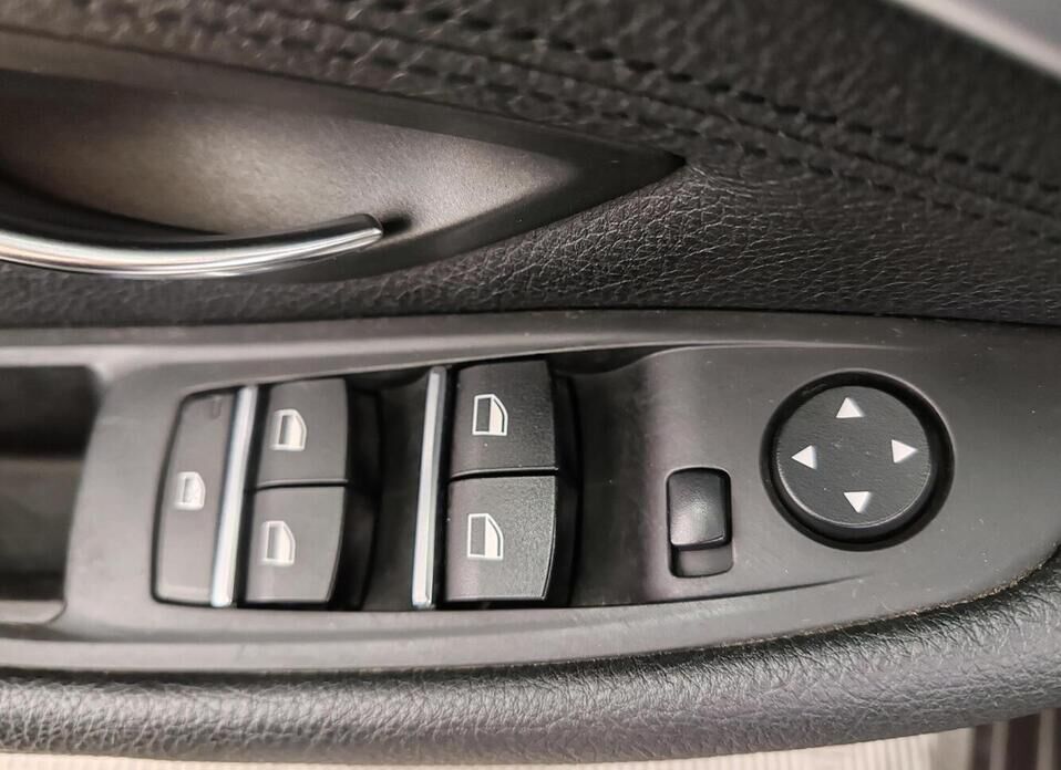 BMW 5 серии, VI (F10/F11/F07) Рестайлинг 520i 2.0 AT (184 л.с.)