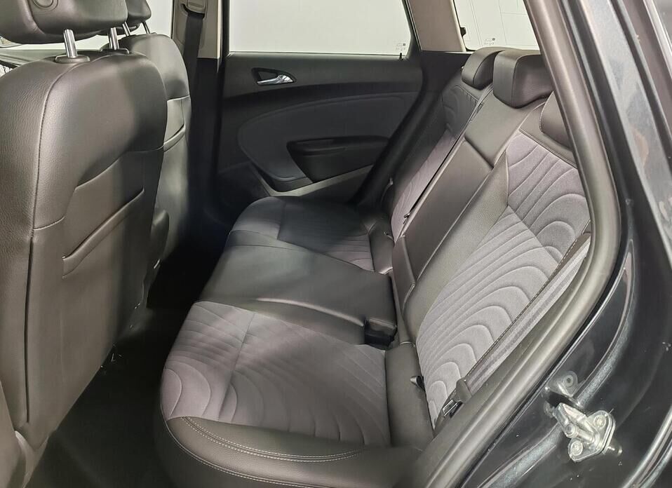 Opel Astra, J Рестайлинг 1.4 AT (140 л.с.)