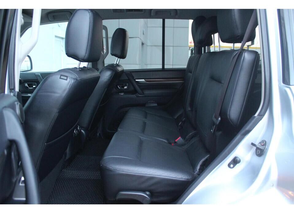 Mitsubishi Pajero, IV 3.0 AT (178 л.с.) 4WD