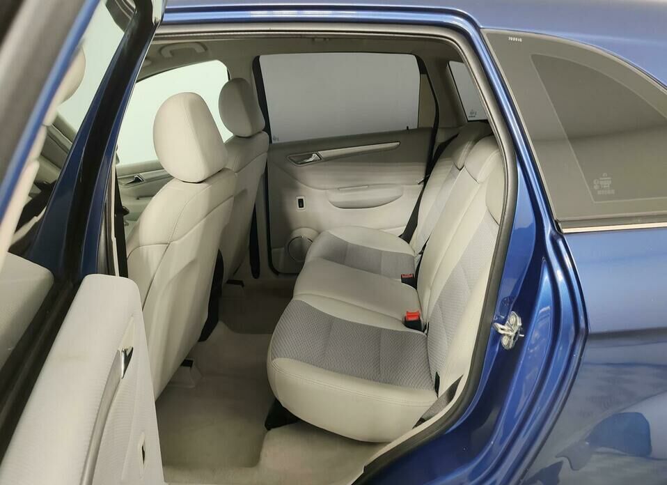 Mercedes-Benz B-Класс 200 2.0 CVT (136 л.с.)