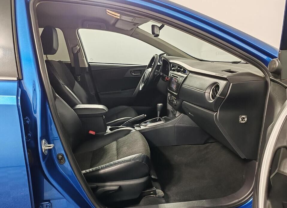 Toyota Auris, II 1.6 CVT (132 л.с.)