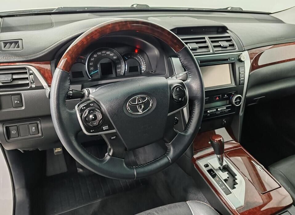 Toyota Camry, VII (XV50) 2.5 AT (181 л.с.)