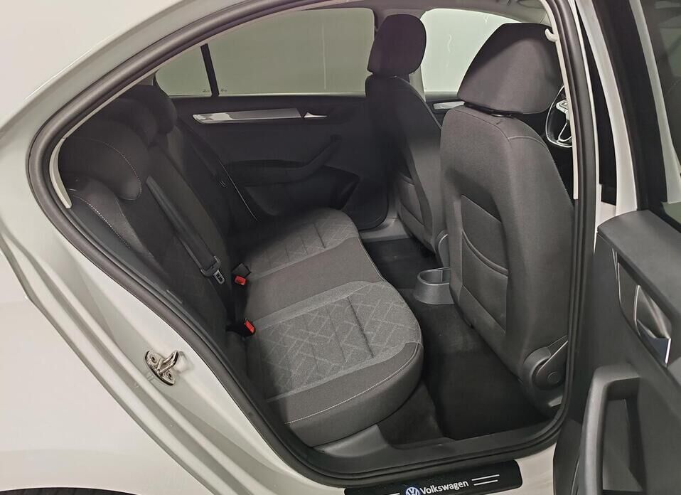 Volkswagen Polo, VI 1.4 AMT (125 л.с.)