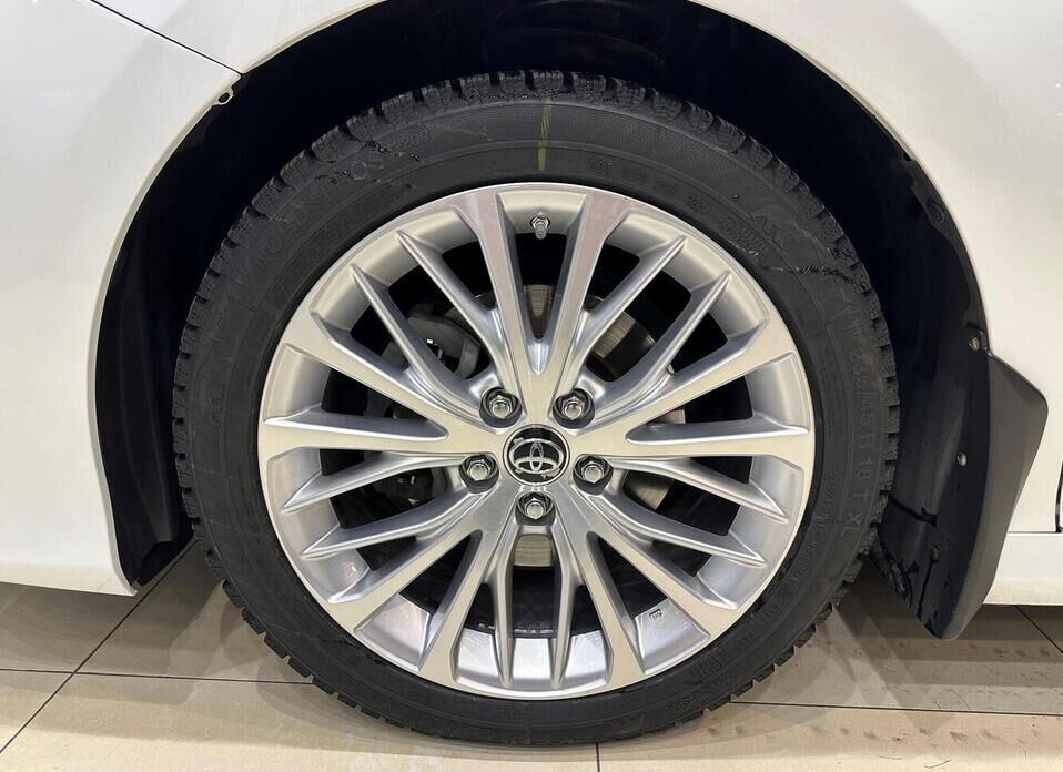 Toyota Camry, VIII (XV70) 2.5 AT (181 л.с.)