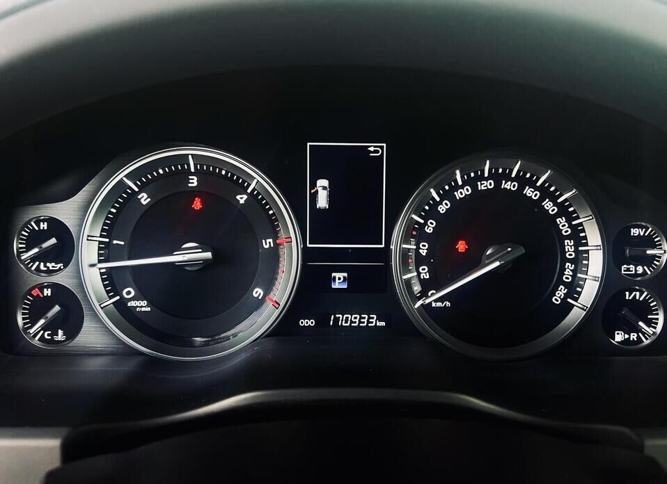 Toyota Land Cruiser, 200 Series Рестайлинг 2 4.5d AT (249 л.с.) 4WD