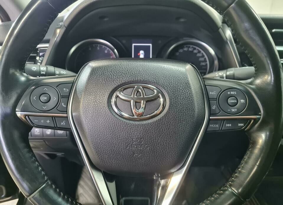 Toyota Camry 2.5 AT (181 л.с.)