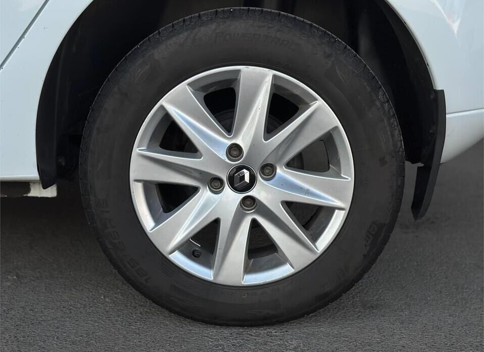Renault Sandero, II Рестайлинг 1.6 MT (113 л.с.)