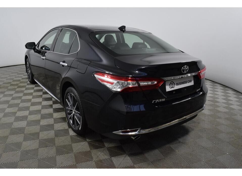 Toyota Camry 2.5 AT (206 л.с.)