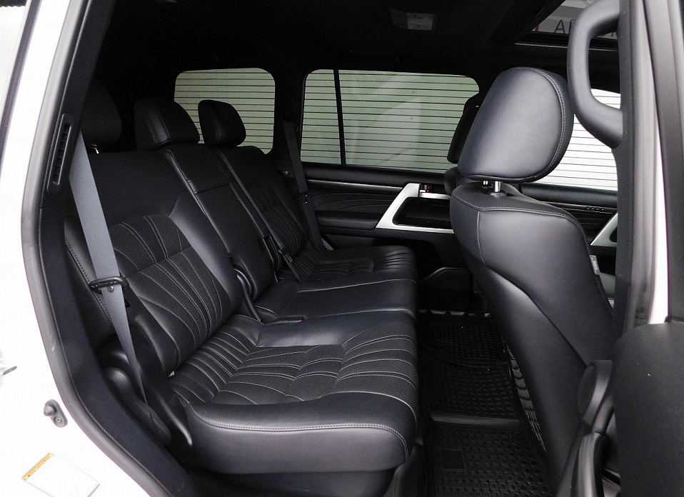 Toyota Land Cruiser, 200 Series Рестайлинг 2 4.6 AT (309 л.с.) 4WD