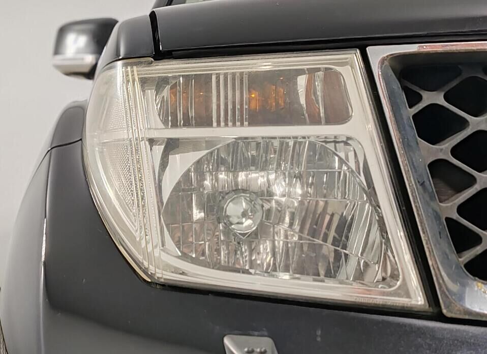 Nissan Navara (Frontier), III (D40) 2.5d AT (174 л.с.) 4WD