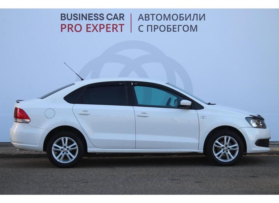 Volkswagen Polo 1.6 AT (105 л.с.)