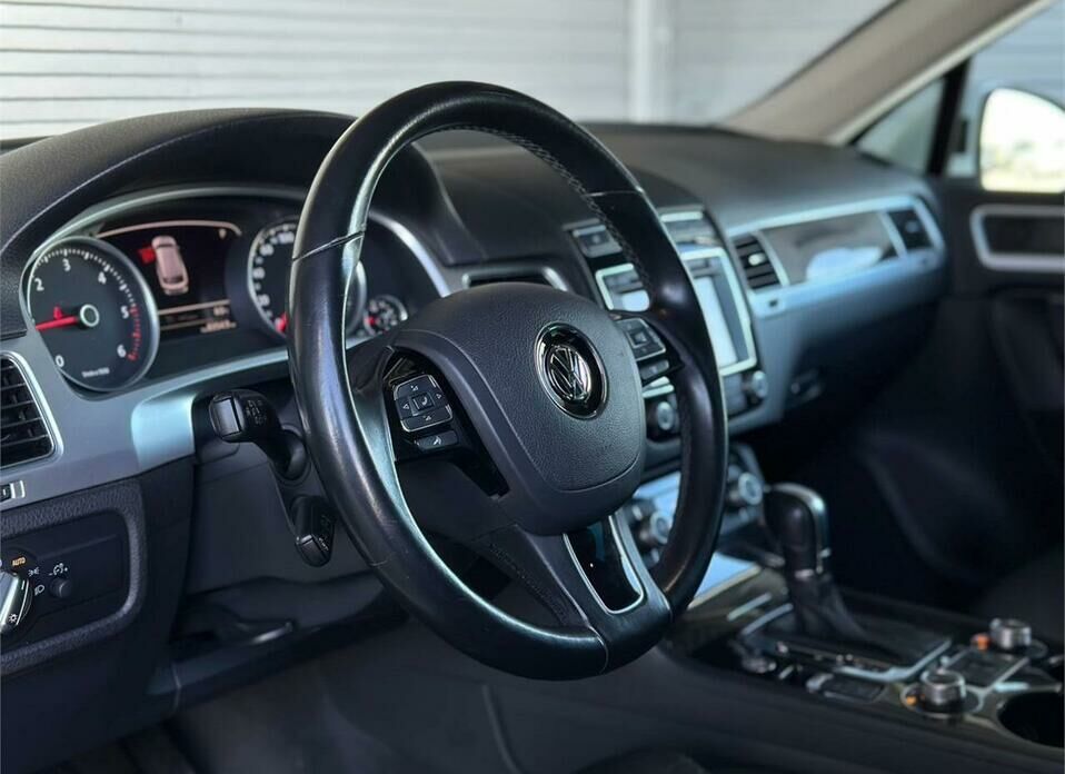 Volkswagen Touareg 3.0d AT (245 л.с.) 4WD