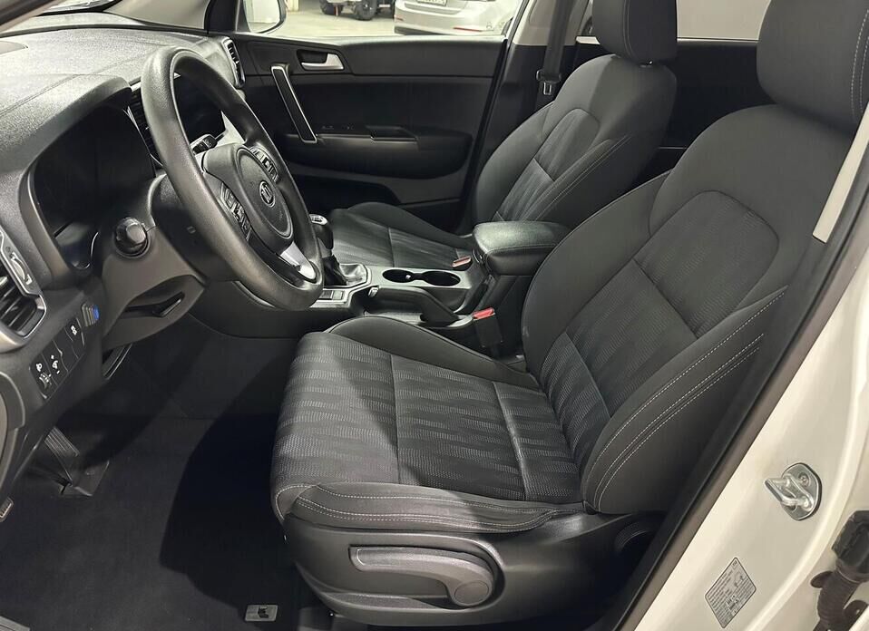 Kia Sportage, IV 2.0 MT (150 л.с.)
