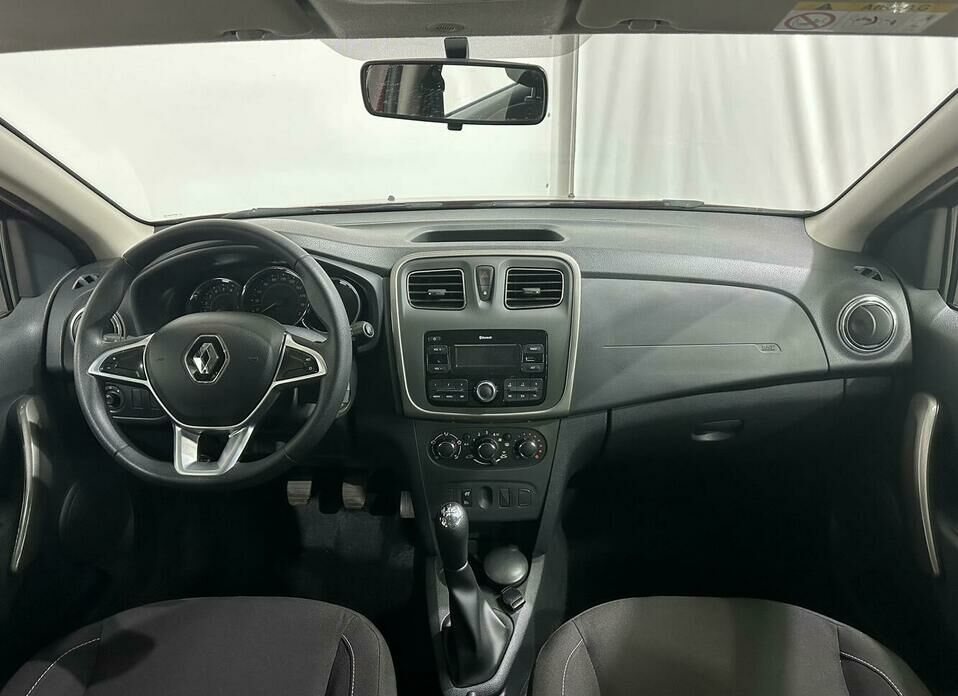 Renault Sandero Stepway 1.6 MT (82 л.с.)