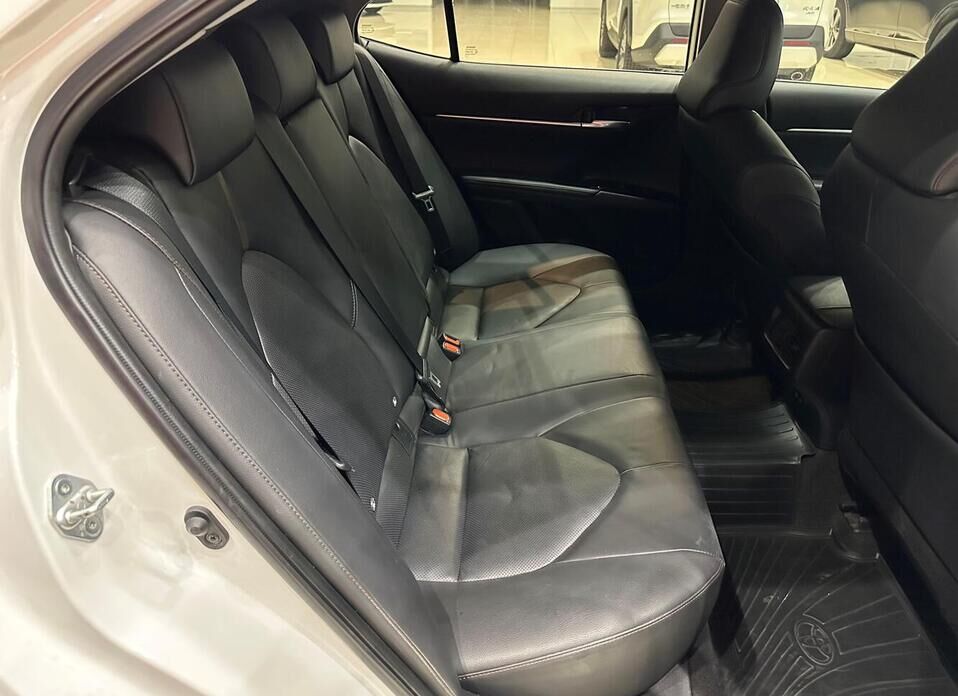 Toyota Camry, VIII (XV70) 2.5 AT (181 л.с.)