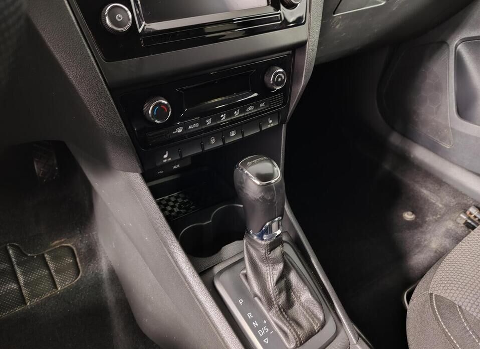 Skoda Rapid, I 1.6 AT (110 л.с.)