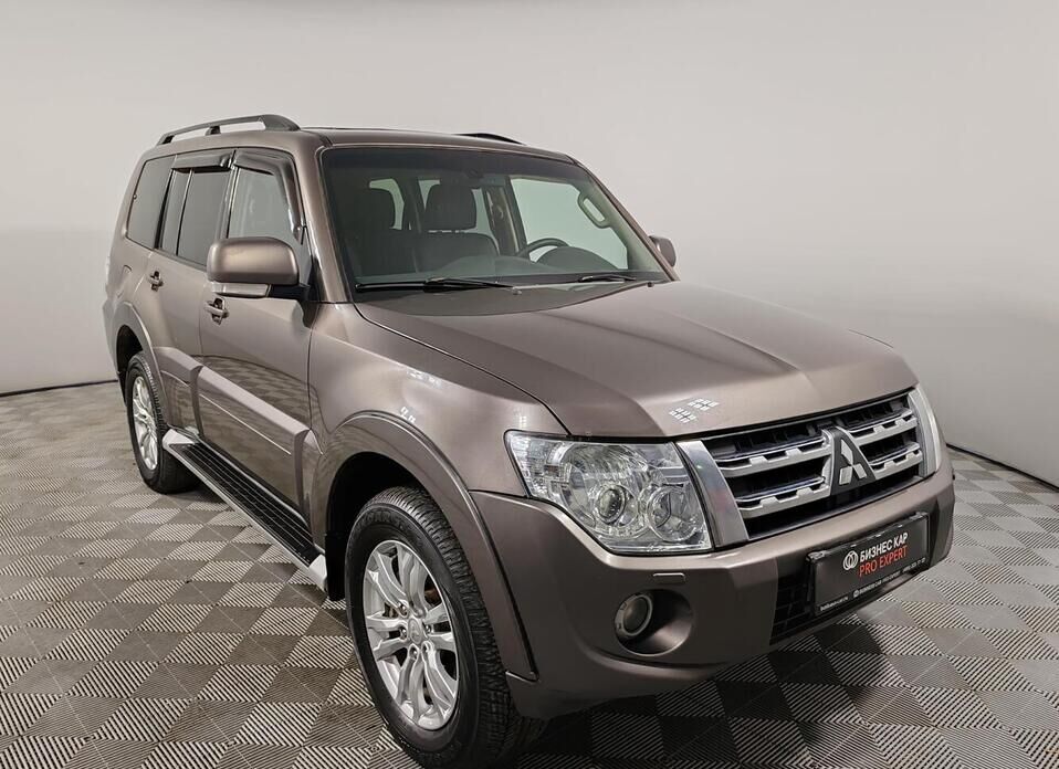 Mitsubishi Pajero, IV Рестайлинг 1 3.2d AT (200 л.с.) 4WD