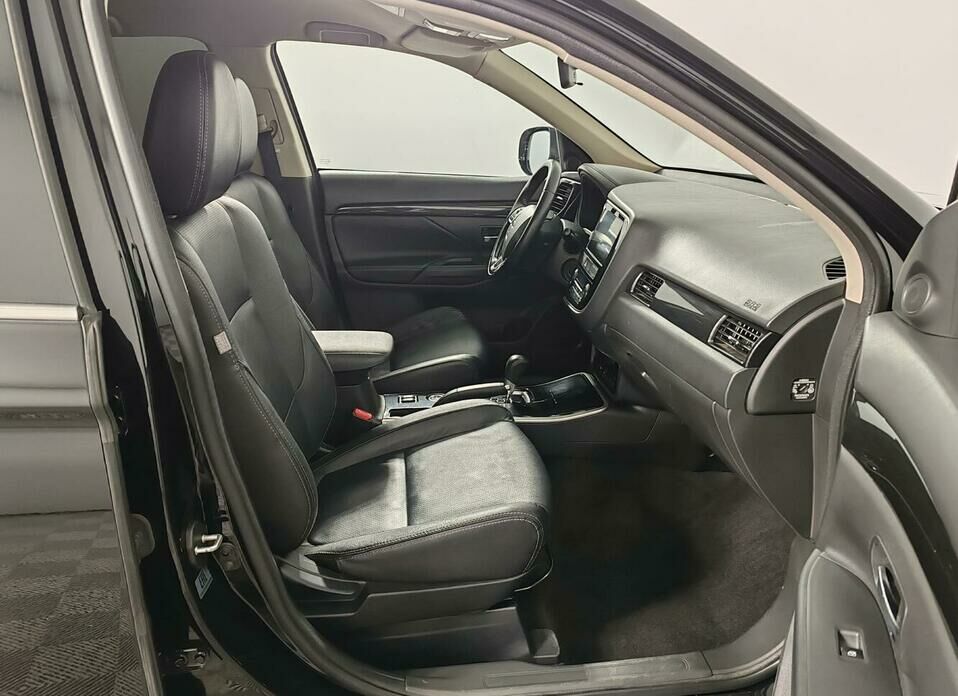 Mitsubishi Outlander 2.0 CVT (146 л.с.) 4WD