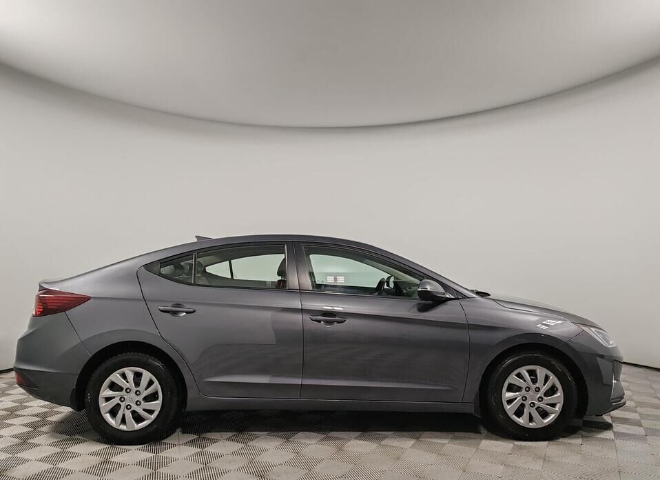 Hyundai Elantra, VI (AD) Рестайлинг 1.6 AT (128 л.с.)