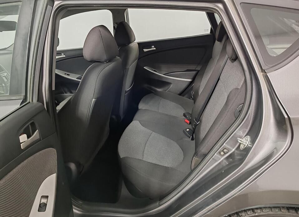 Hyundai Solaris, I 1.6 AT (123 л.с.)